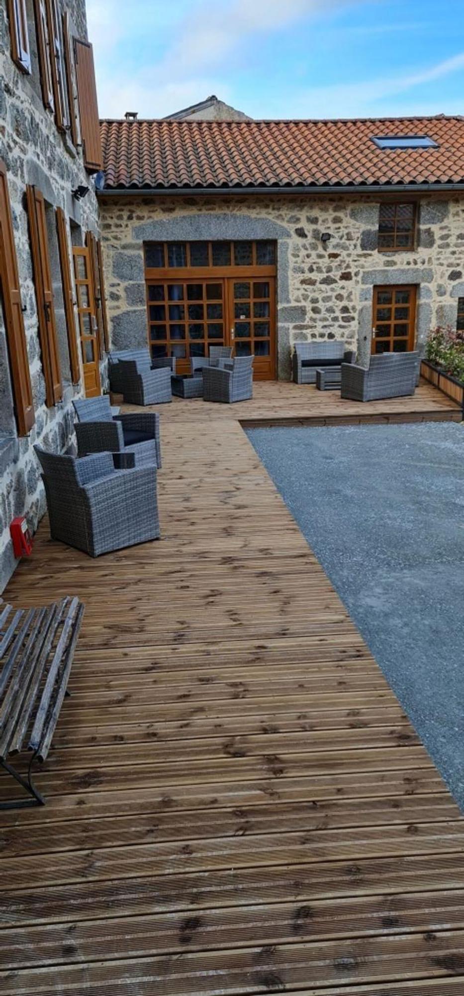 L'Auberge De La Source La Valla-sur-Rochefort Екстер'єр фото